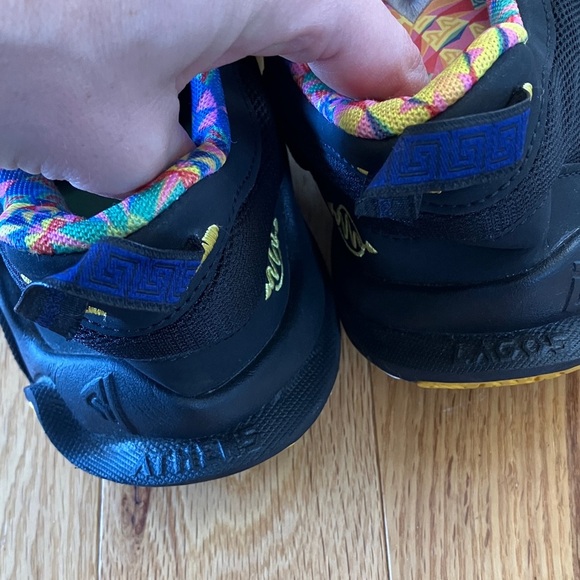 Nike Youth Giannis Immortality 2 Black Sneakers with Multicolor Accents - Picture 6 of 8